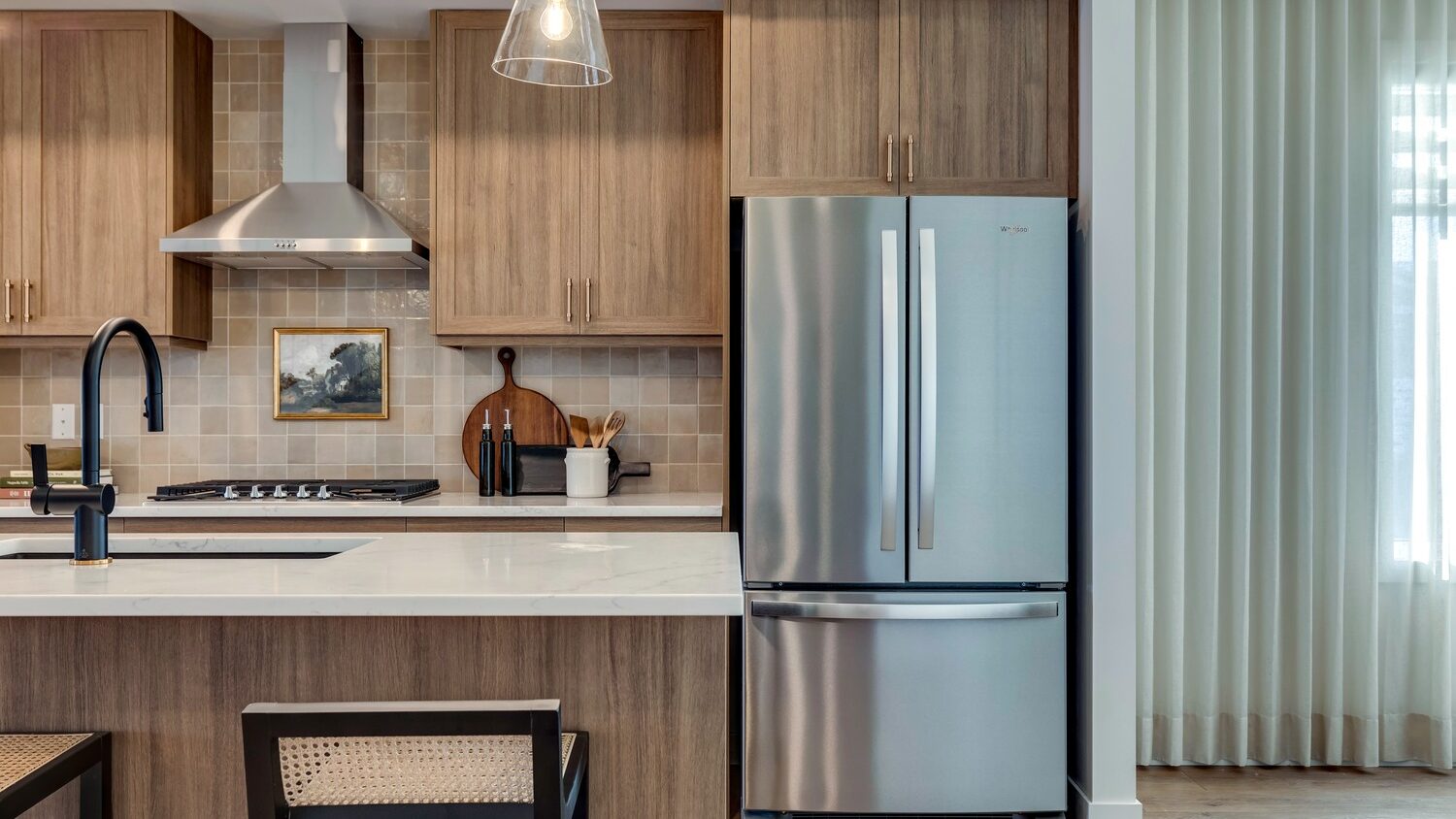 Oakwood End Unit - 823 81 Street SW