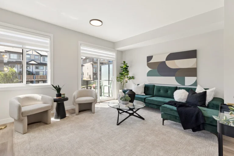Verona North - Summit End Unit - Living Room
