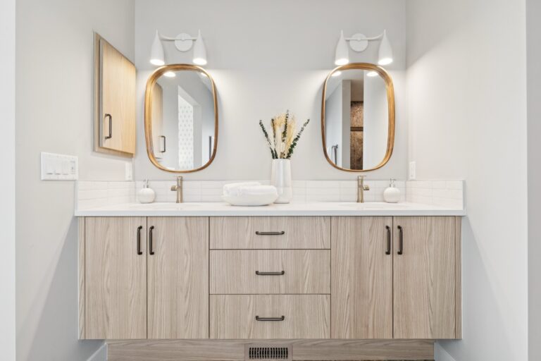 Owner's Ensuite - 482 Rosemary Gardens SE - Cambridge 26 Showhome